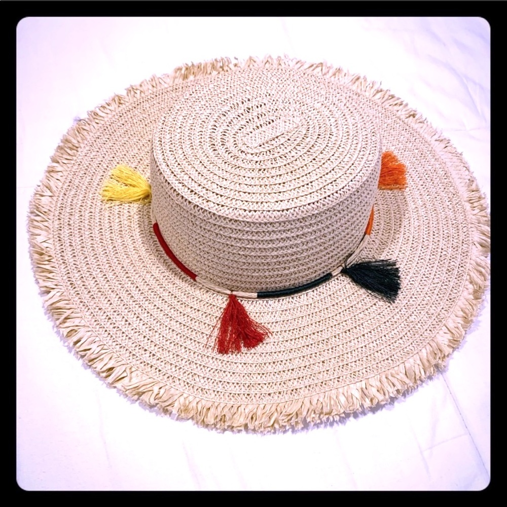 LIKE NEW!💫Straw boater hat